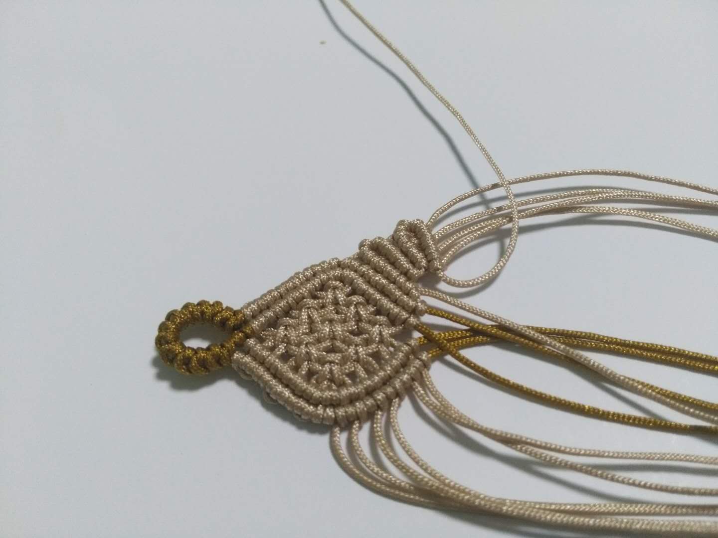 编绳花做法,手绳复杂编织教程