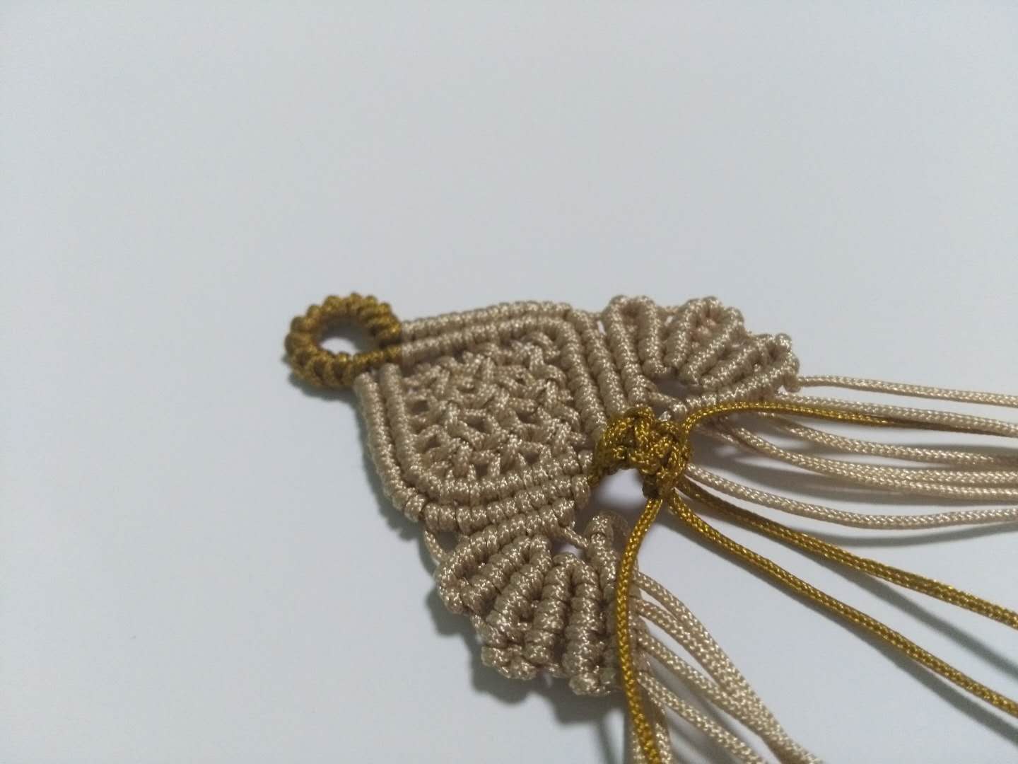 编绳花做法,手绳复杂编织教程