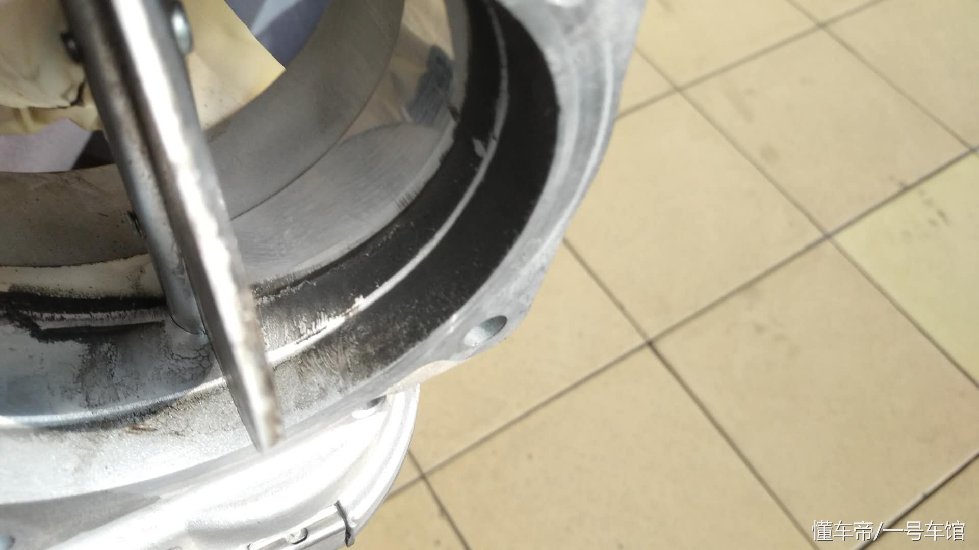 节气门脏了发动机故障灯会亮吗,清洗节气门导致发动机故障灯亮