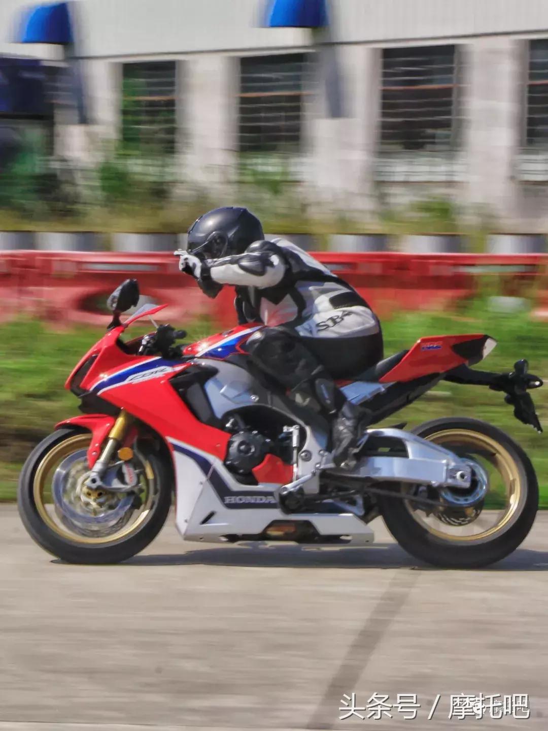 18年本田cbr1000rr国内售价,2014年本田cbr1000rr评测