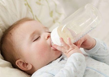 宝宝有吞气症怎么治,吞气症儿童