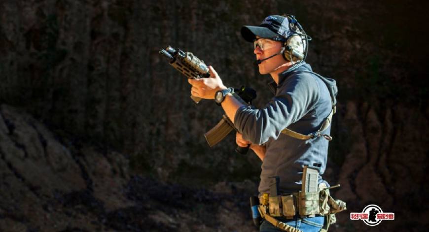 战术卢卡斯完整版,战术教父卢卡斯射击视频