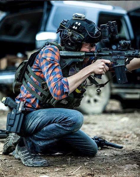 战术卢卡斯完整版,战术教父卢卡斯射击视频