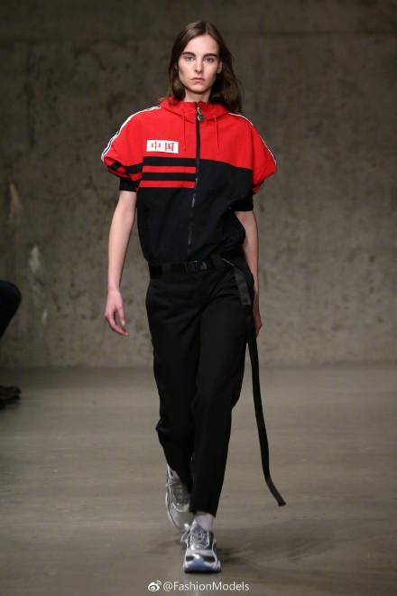 时髦的卫衣春款长款,流水卫衣