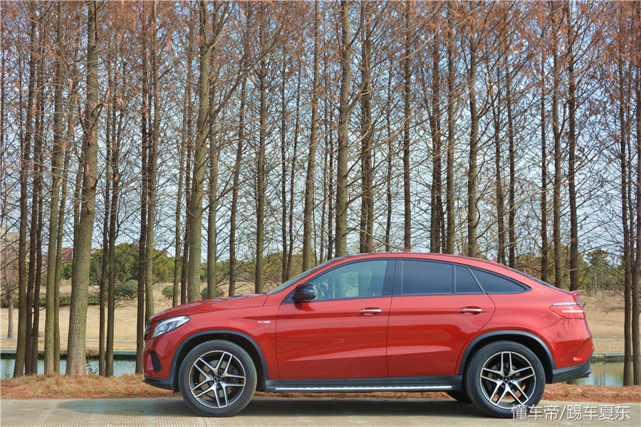 奔驰glcamg43coupe石墨灰,2019奔驰gleamg43coupe