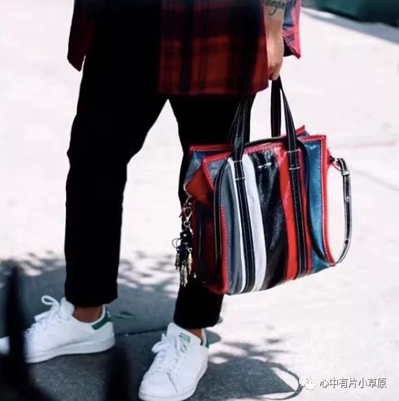 balenciaga粉色蝴蝶结包,balenciaga爆款包