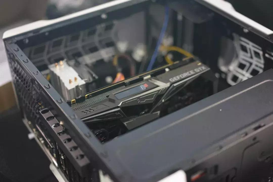 全民吃鸡贺岁杯决赛第二场解说,全民吃鸡贺岁杯总决赛的质疑