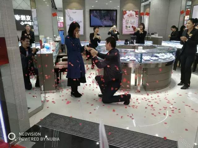 买戒指男朋友说没钱,买珠宝被骗他说不想要可以退货吗