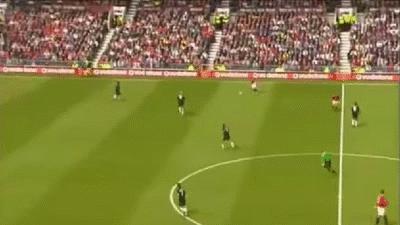 禁区弧顶任意球这几脚堪称世界级,十大经典破门任意球