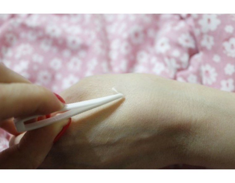 不管你化妆还是素颜,化妆新手怎么涂遮瑕