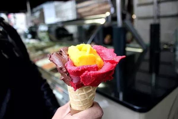 意大利:大家最近都爱舔……我这款冰淇淋