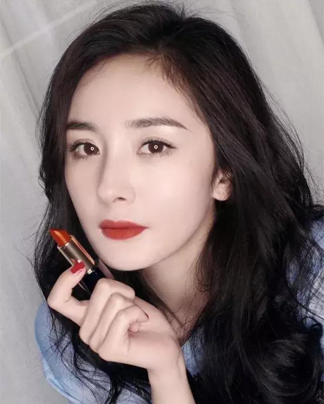 9支最好看的节日红，显白不挑皮还能hold住所有场合