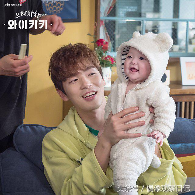 没台词却超抢眼，明星抢着跟她合照！超萌婴儿演员萌翻众人！