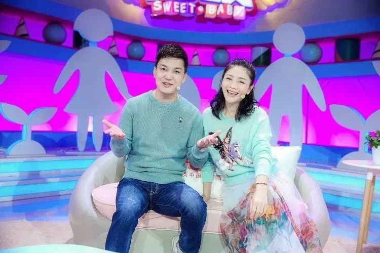 宝宝喂药呛到肺炎会有哪些表现,二十天婴儿喂奶总是呛到会肺炎吗