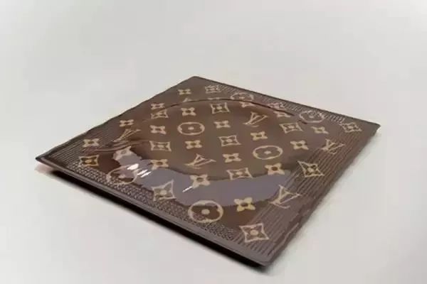 “LV出避孕套？贫穷限制了我的想象力！”