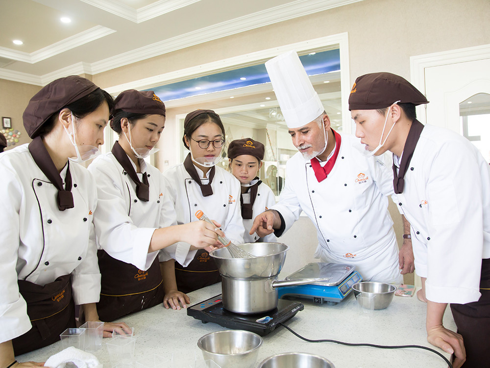 怎么能成为西点老师,如何成为一个西点培训师呢