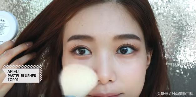 充满复古风格的橘色妆容,日常改良版的小复古风妆容