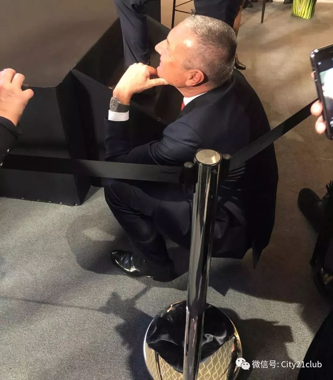 世间的所有相遇都是久别重逢粤语,世间的久别重逢都是不期而遇