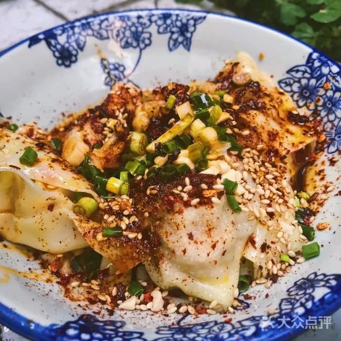 藏在成都的二十家苍蝇馆子,又破又小的火锅店