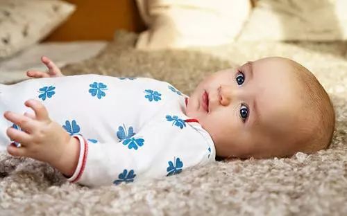 孩子烫伤后发低烧是怎么回事,烫伤三度怎么治疗