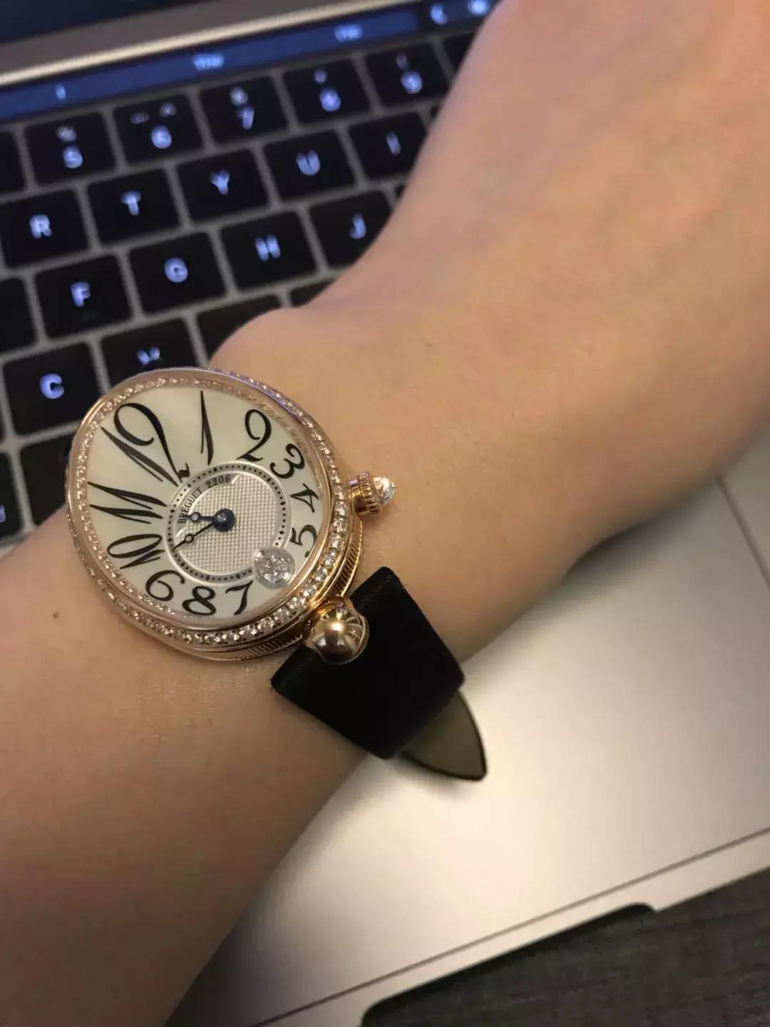 戴表和不戴表的对比照,男生戴表和不戴表有什么区别