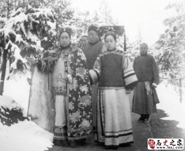 霍金本拉登高清壁纸,站着的霍金的照片