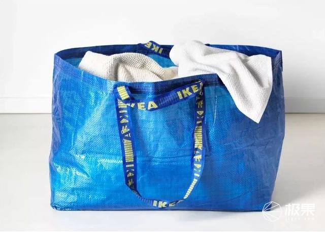 首发试穿顺丰×耐克定制快递服：能配它的只有特斯拉定制三蹦子！