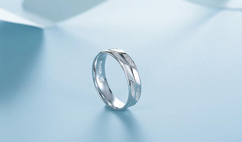 铂金饰品的选购技巧,铂金钻戒,铂金项链,铂金耳环如何保养?