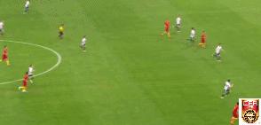 外国球星看中国小朋友踢足球评价,看外国小孩踢足球