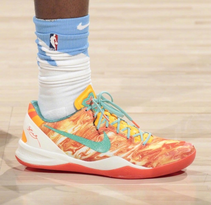 3月24日球鞋精选库里首次上脚五代低帮版球鞋登场