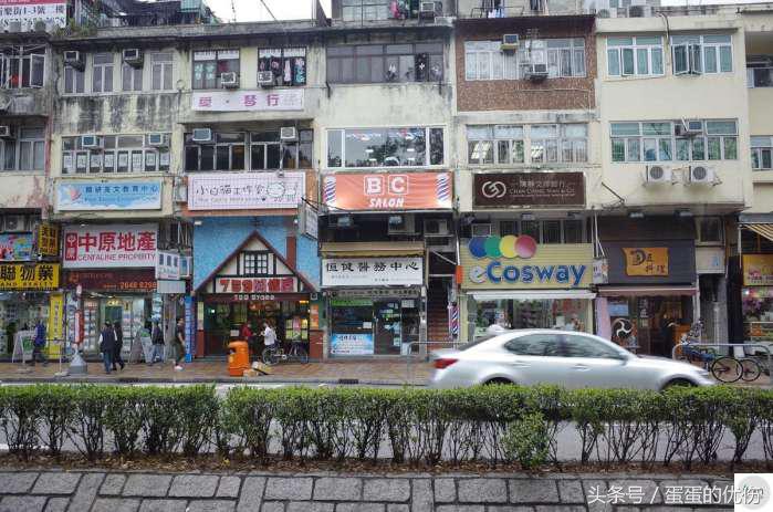 他们早出晚归来往于深圳香港,少则月入万元,多则年入百万