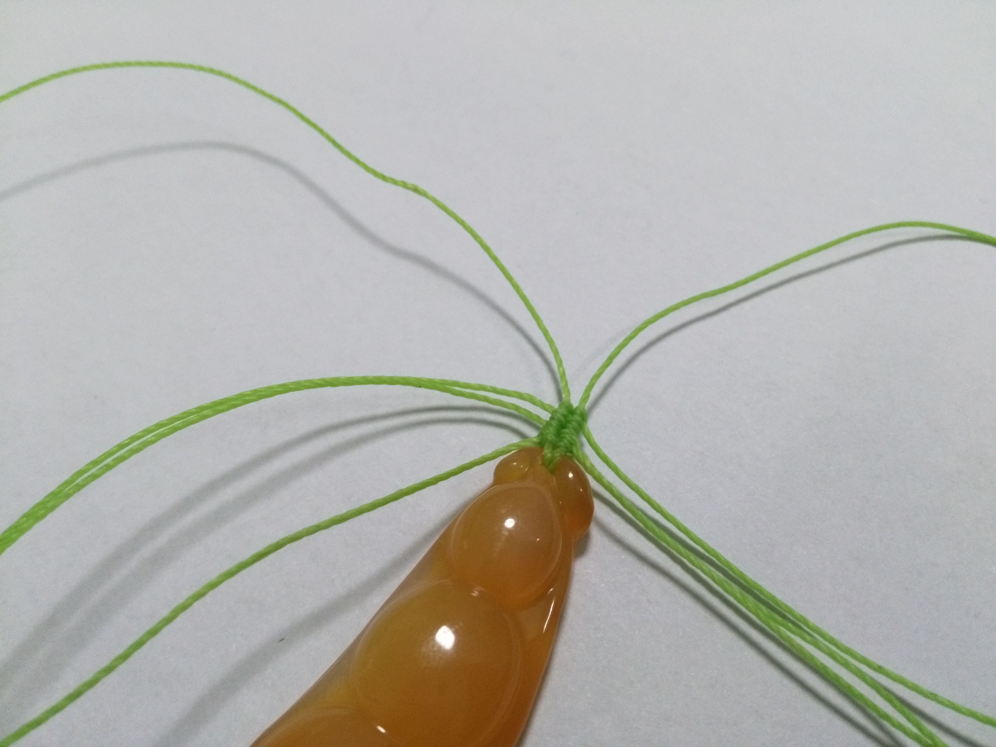 玛瑙豆子编手机吊坠法教程,玉豌豆吊坠怎么编绳