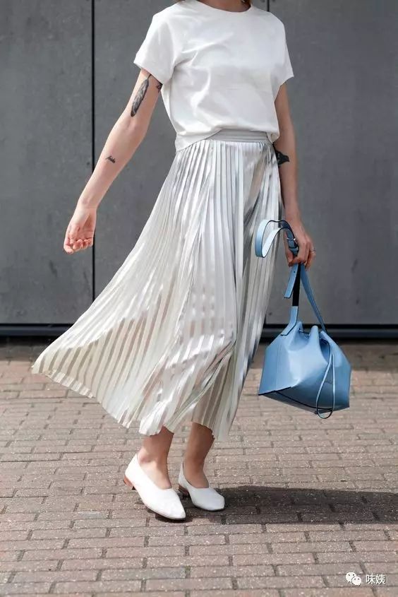 奶奶鞋为什么火的一塌糊涂,最近很火的奶奶鞋