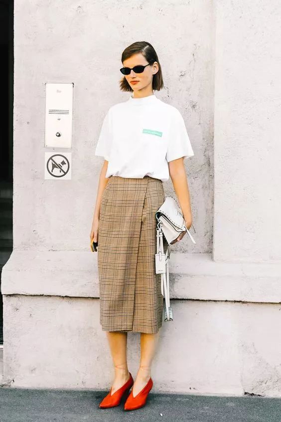 奶奶鞋为什么火的一塌糊涂,最近很火的奶奶鞋