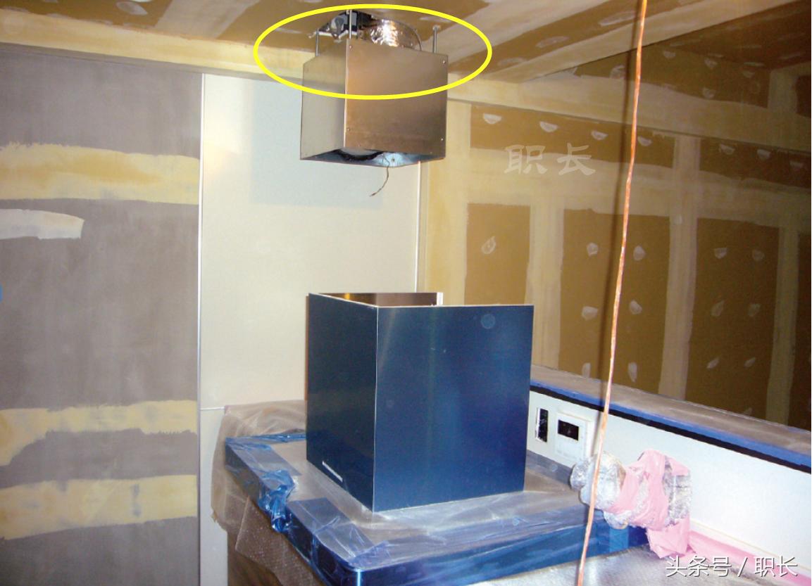 橱柜里的排烟管,排烟管道怎么不占用橱柜空间