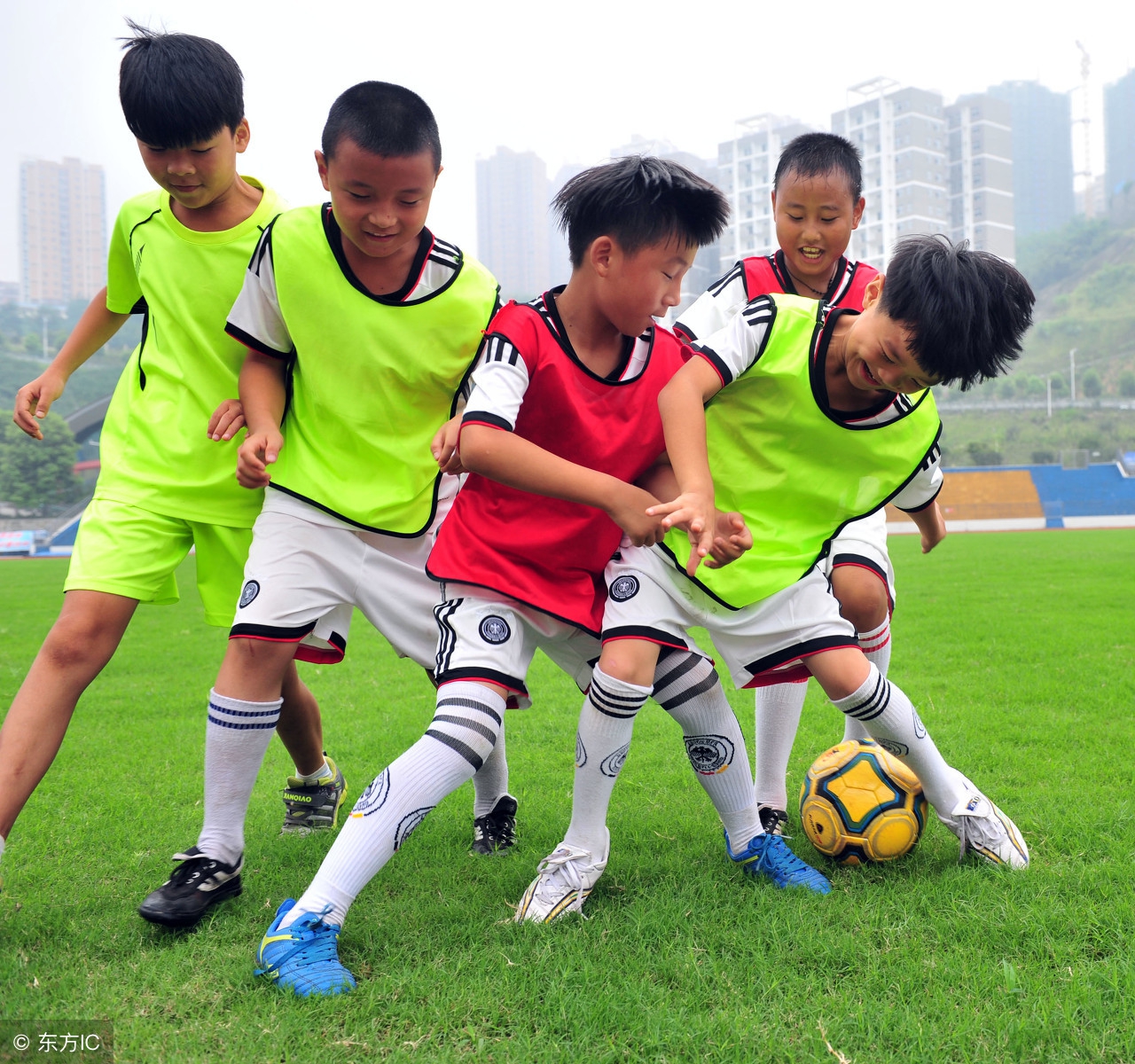 足球青训儿童现状,足球青训不行的根源