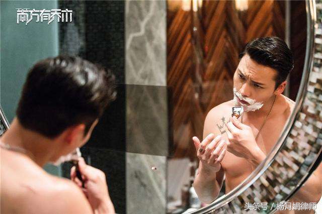 南方有乔木陈伟霆演技进步获好评,南方有乔木陈伟霆翘二郎腿