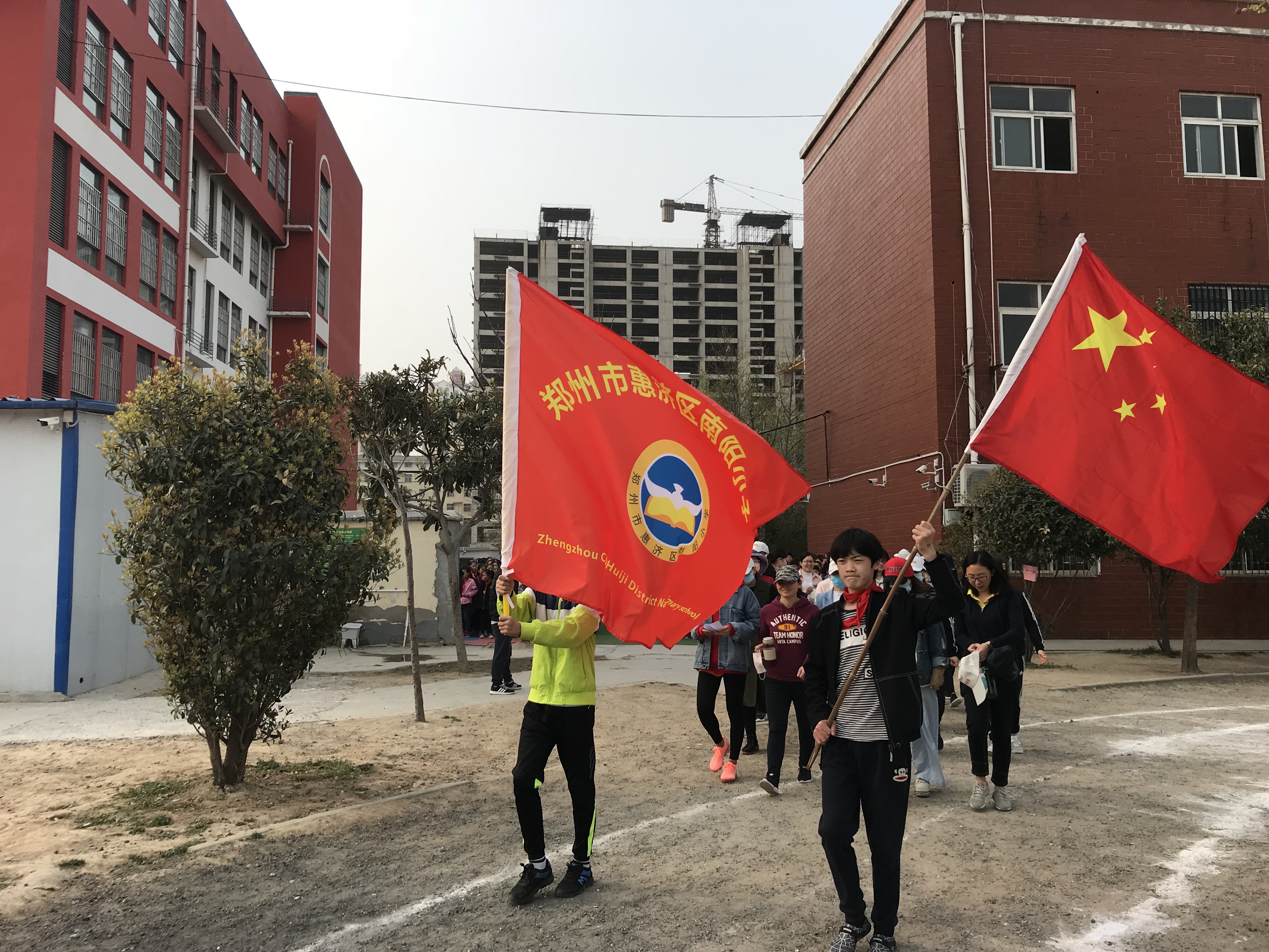 郑州市南阳小学举办2018年春季田径趣味运动会