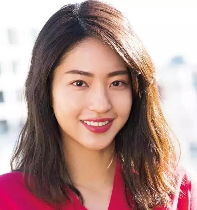 口罩眼镜装扮,口罩眼镜妆容教程