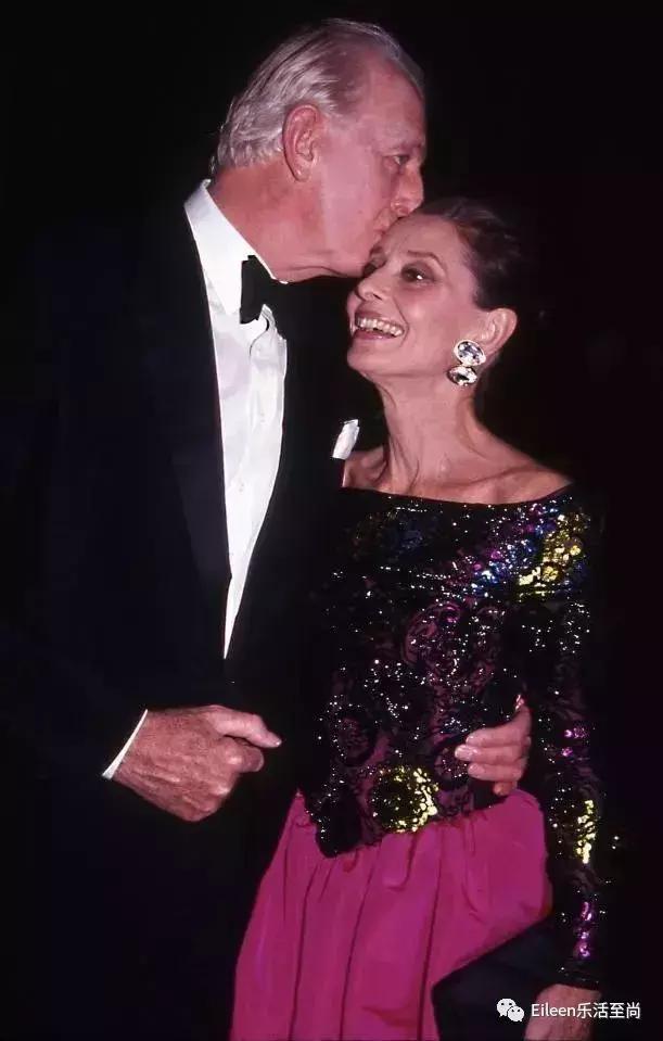 关于赫本与他的爱情故事,赫本一生的真实故事