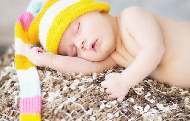 有什么办法能让哭闹的宝宝睡觉,让哭闹的宝宝安静下来