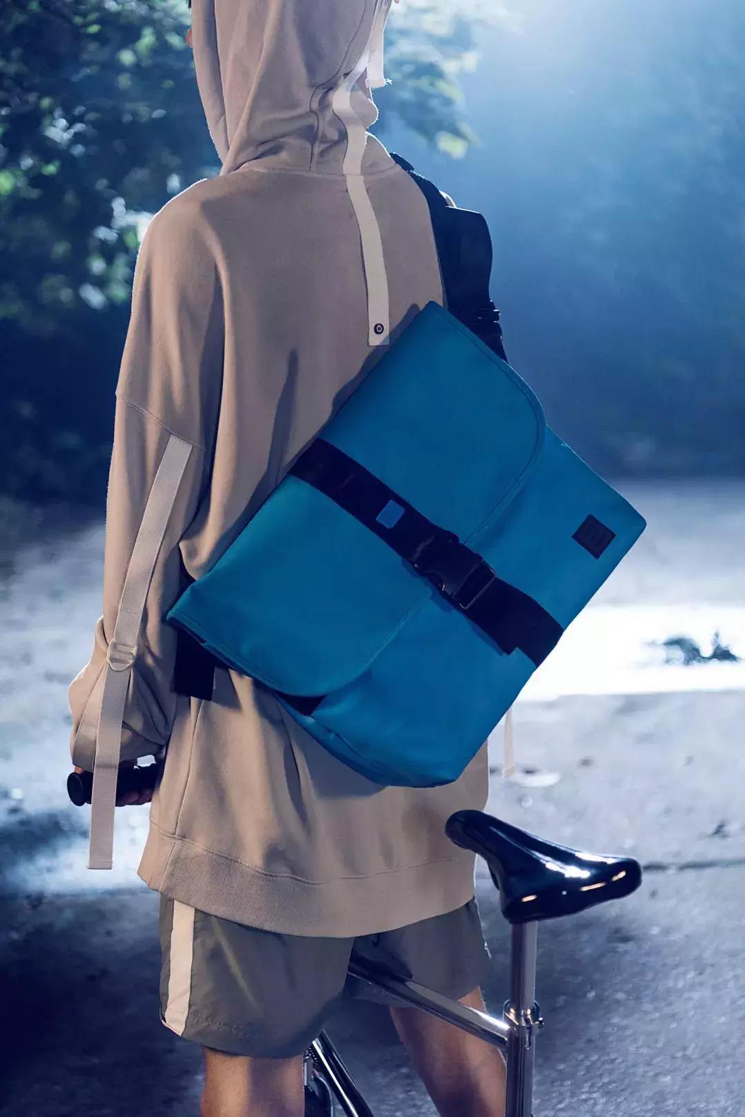 与HerschelSupply联名实属不易，但这个中国品牌做到了