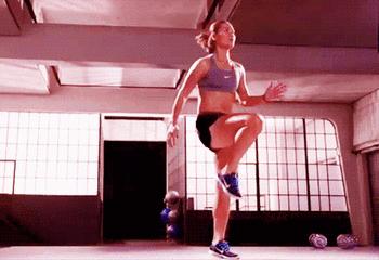 高抬腿瘦腿的动作,高抬腿动作瘦不瘦腿