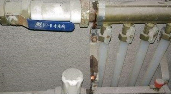 暖气片上的阀门开关怎么用,停暖暖气片阀门关哪个