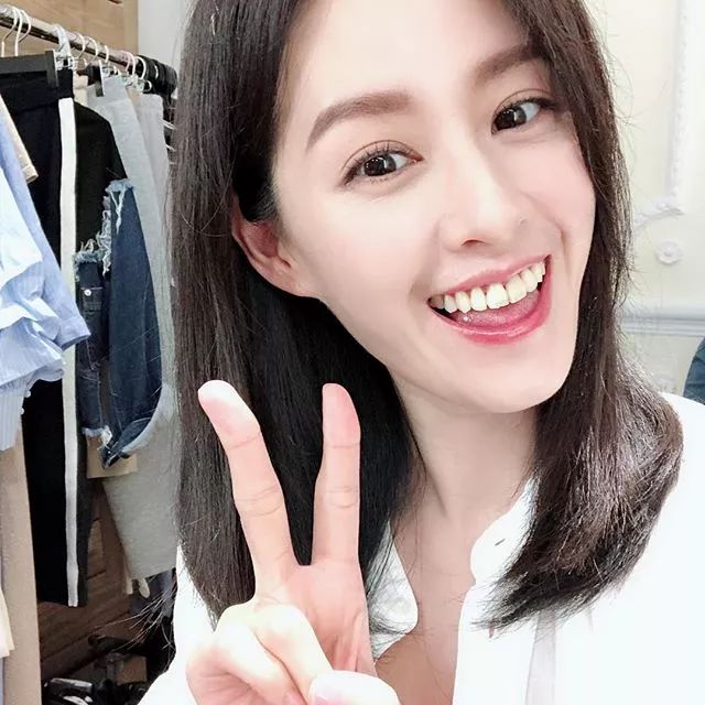 脸上种了樱桃草莓？郑爽崔雪莉的“果汁脸”怎么画出来？