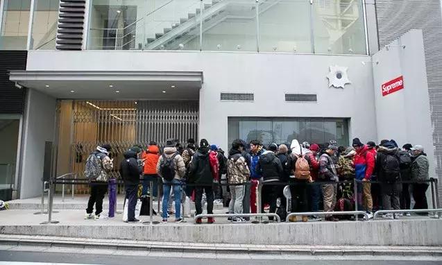 supreme日本卖多少钱,supreme日本专卖店