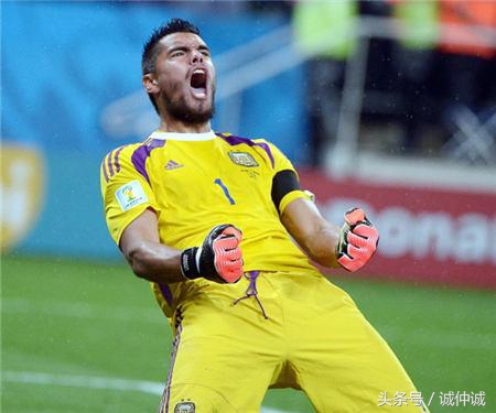 女朋友和足球你选哪个,选足球还是选女朋友