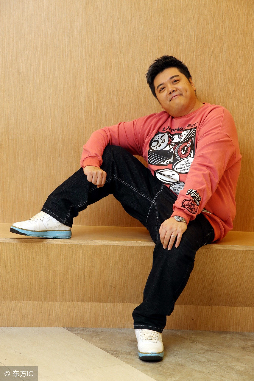 倒三角脸型适合什么发型男士,长脸型适合什么发型男士短发