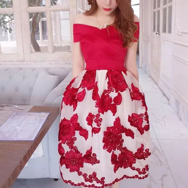 女人一生中必须要拥有这样一条裙子，秒杀众人的一刻爽爆了