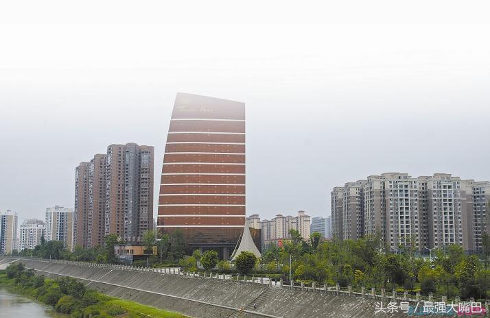 建筑工程中的监理是干什么的,什么是工程建设监理它有哪些性质